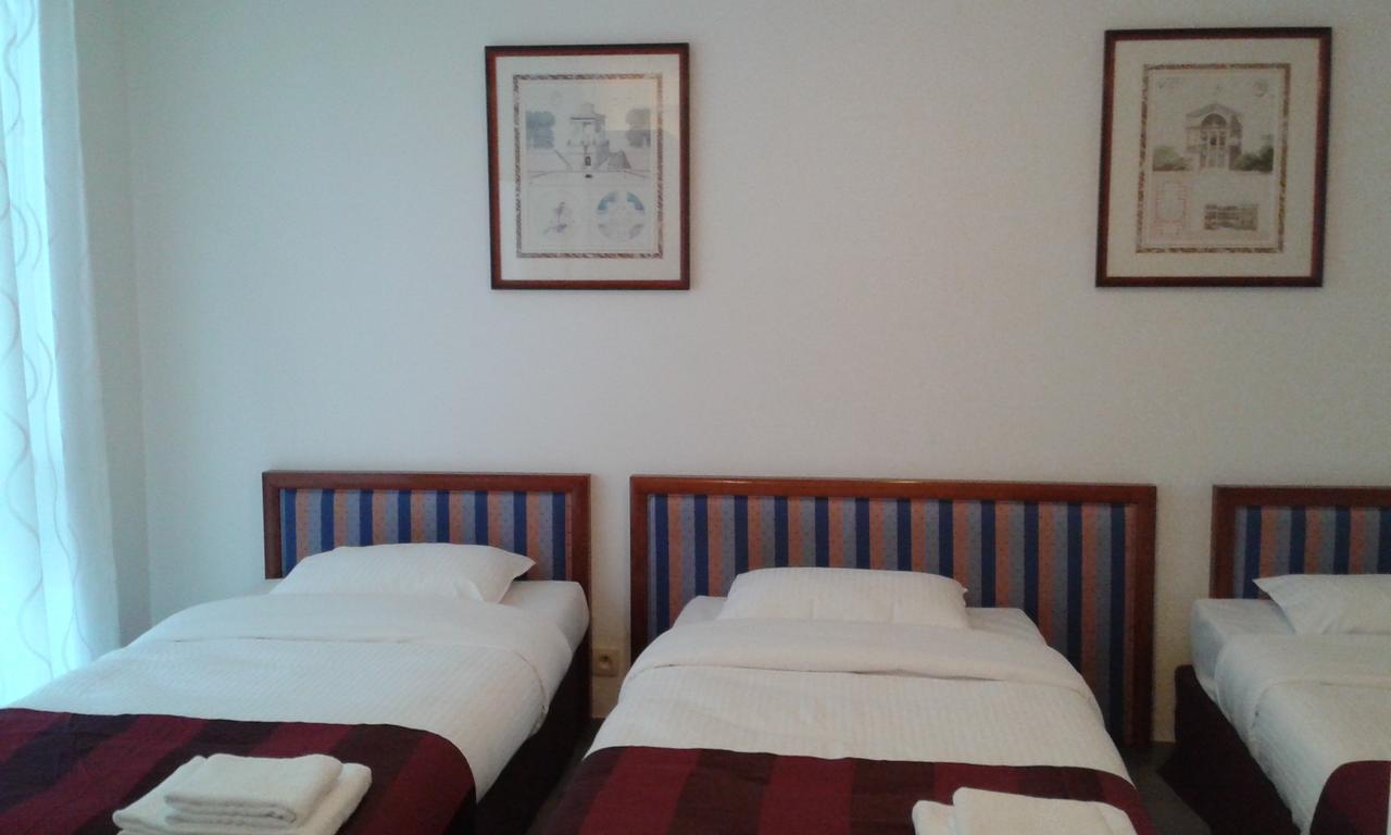 Holidays Apart-Hotel Anderlecht Esterno foto